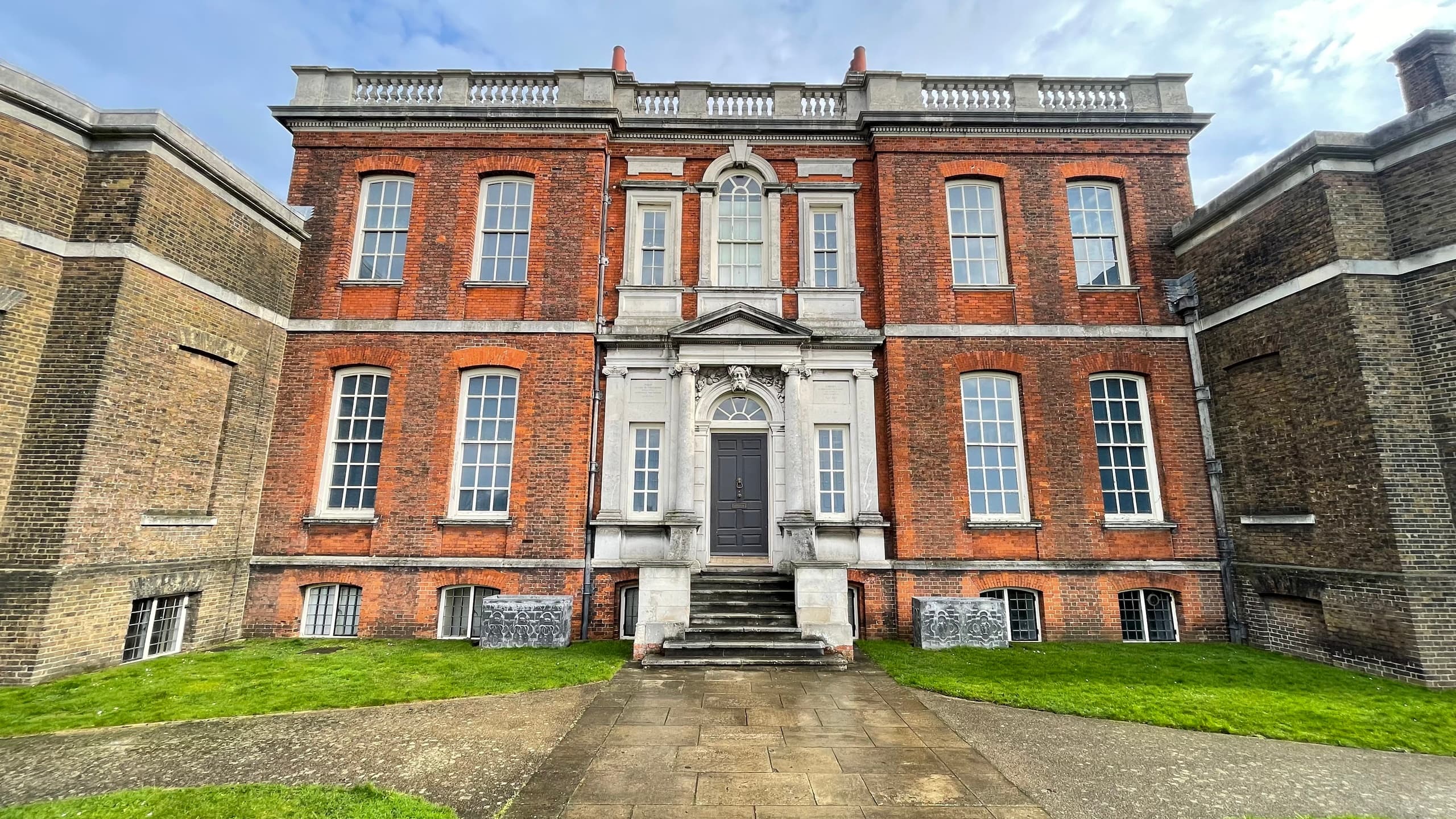 Bridgerton London Walking Tour: Explore Greenwich, Stand on the Prime Meridian