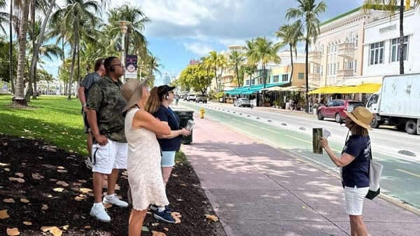 Strolling Miami Beach’s Art Deco District: Guided Tour & Museum Access photo 3