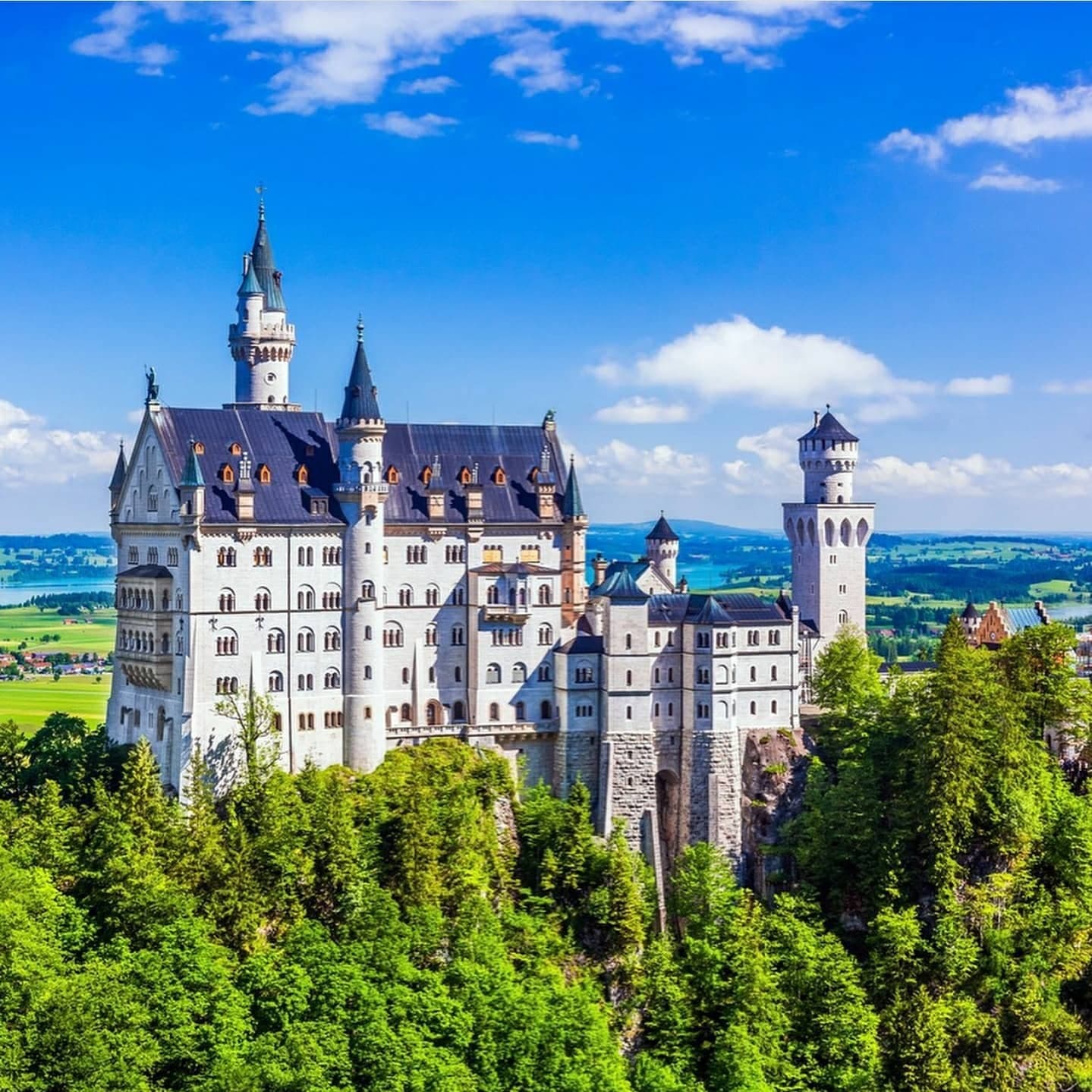 Neuschwanstein Castle Tour by Special Private Tours