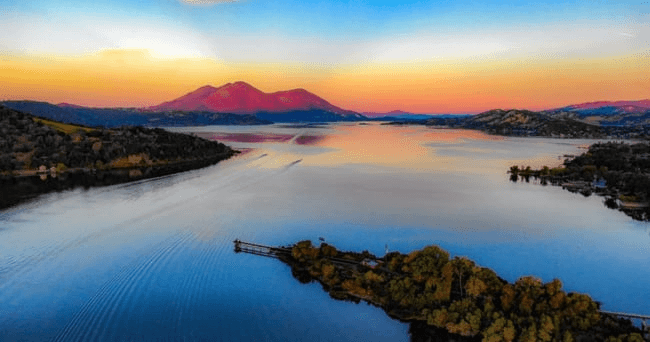 Five-Day Boat Rental on Clear Lake: Pontoon, Ski and Fishing Boats from Lakeport