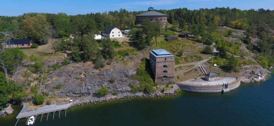 Water-activities & History Tour: Stockholm Archipelago & Fortress Adventure