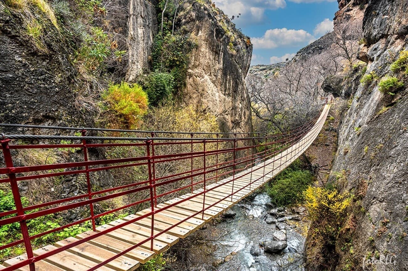 Outdoor Adventure & Hikes with Discovering Spain - Los Cahorros de Monachil