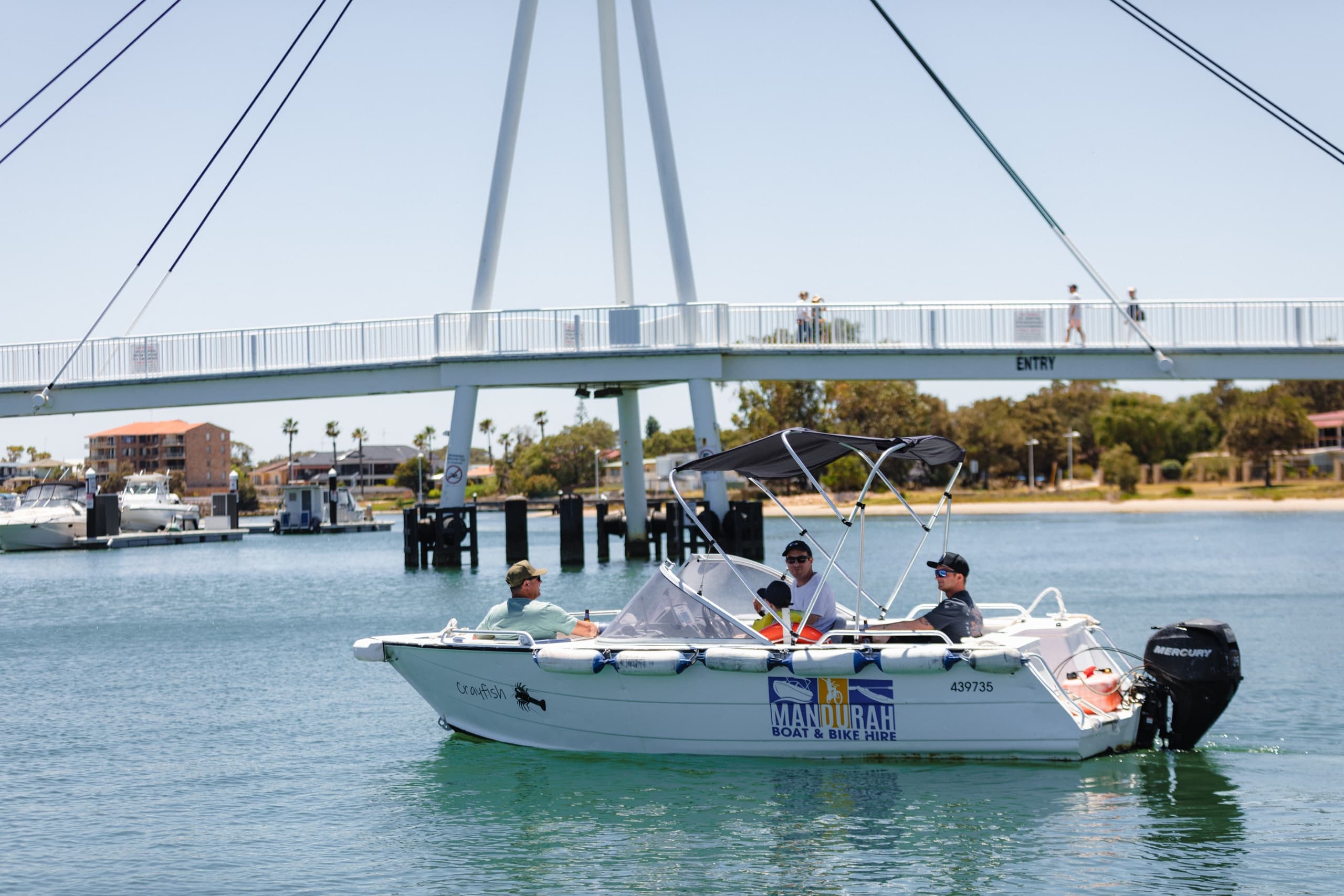 Mandurah Boat Hire’s 6 Person Bowrider Adventure