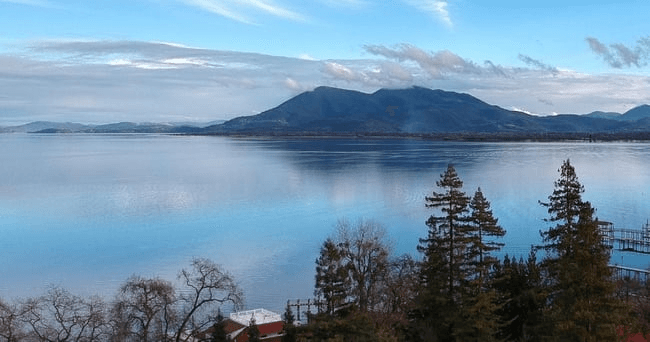 Four-Day Boat Rental in Lakeport: Pontoons, Ski Boats & Fishing for Groups