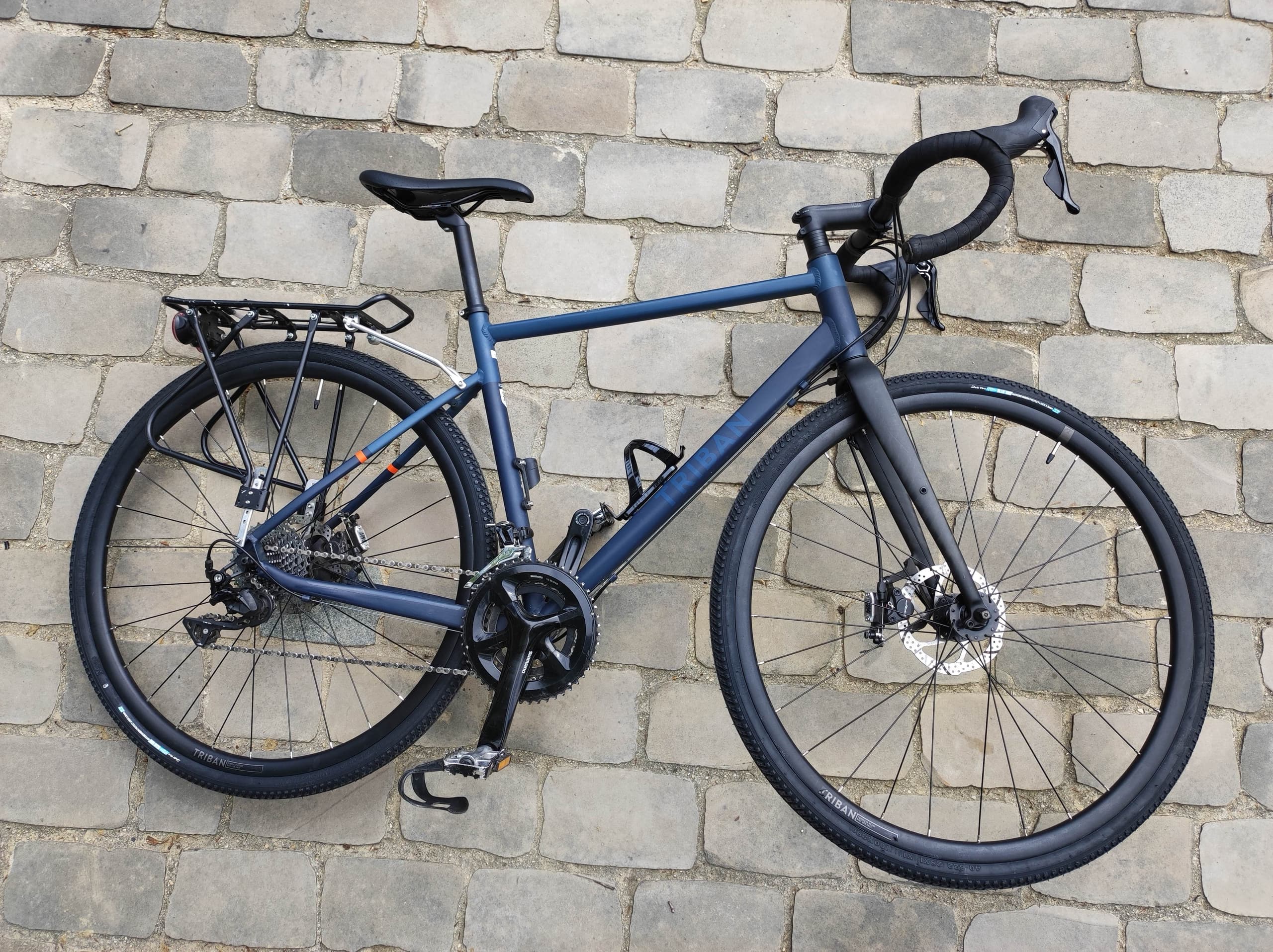Bike Gravel Cycling with Vélo Gravel SHIMANO 105 in Scenic Areas
