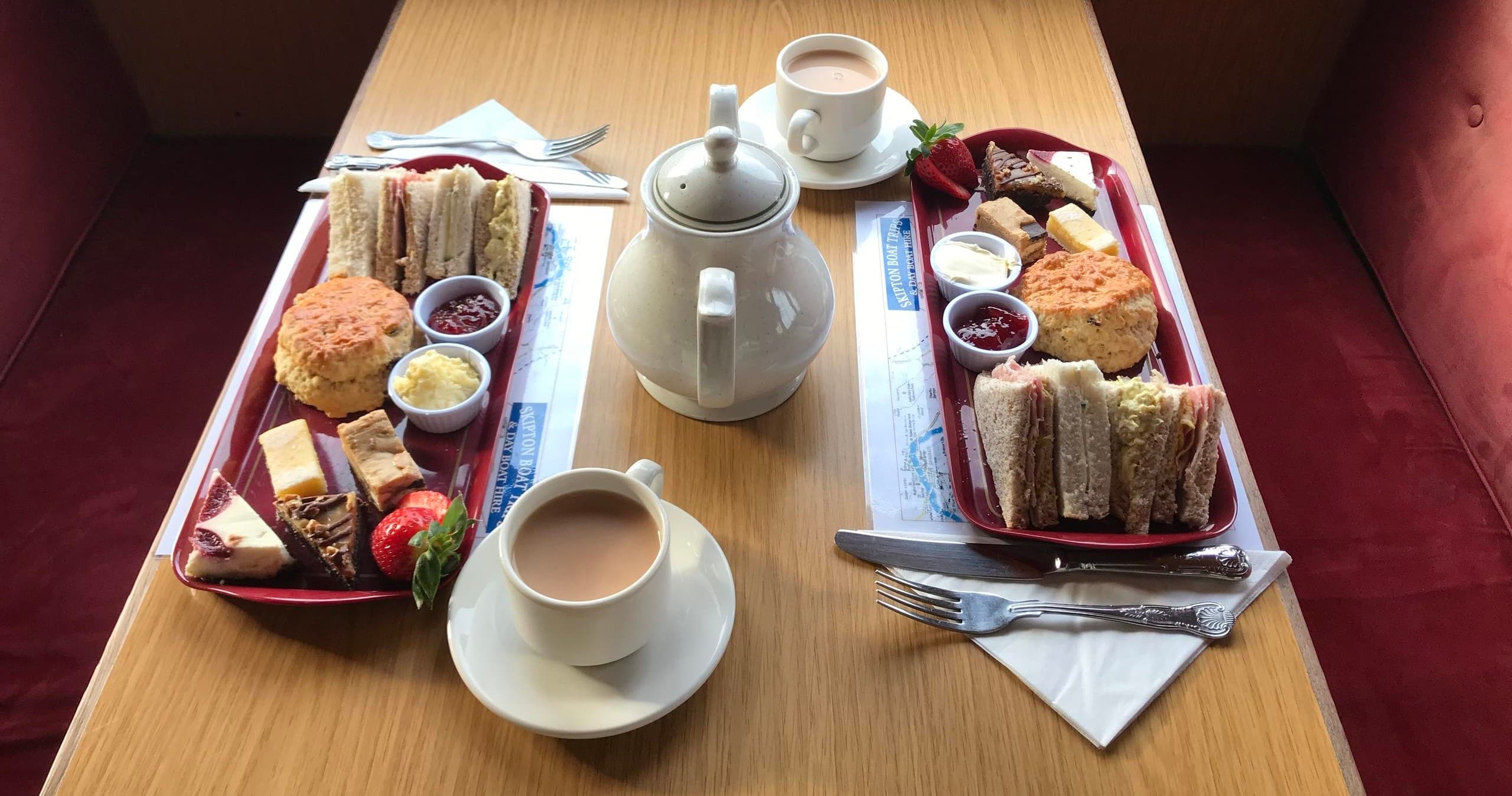 Public Afternoon Tea Cruise with Skipton Boat Trips in Leyburn