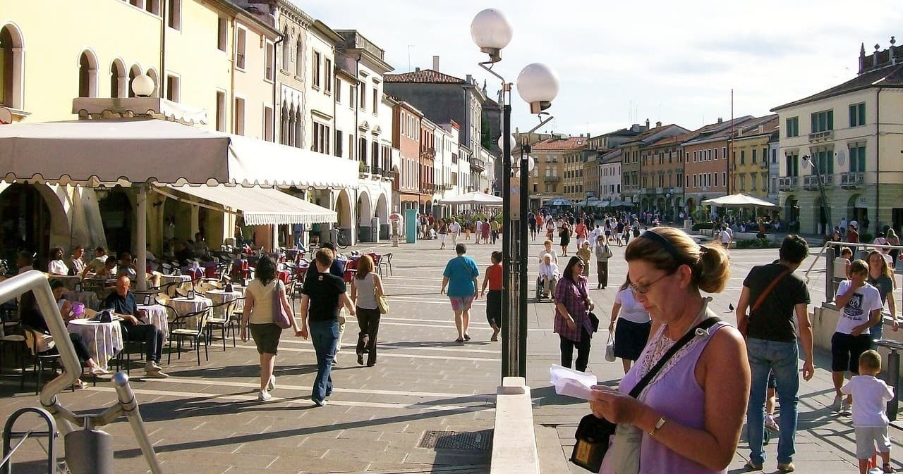 Venice: Mestre Afternoon & Evening Tour by Your Guide in Venice