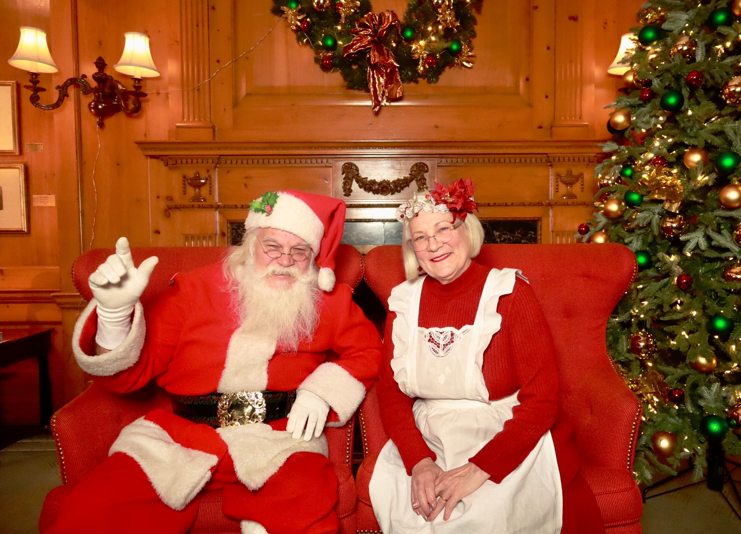 Mrs Claus Holiday Appearance in Toronto: Intimate Meet-and-Greets & Photo Sessions photo 4