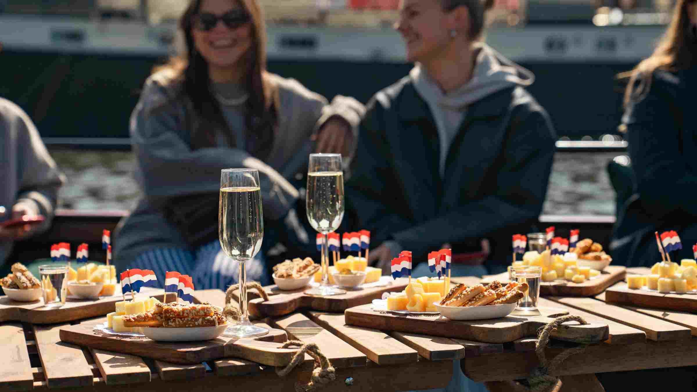 Cheese & Cheers Canal Tour with Mokumboot Amsterdam