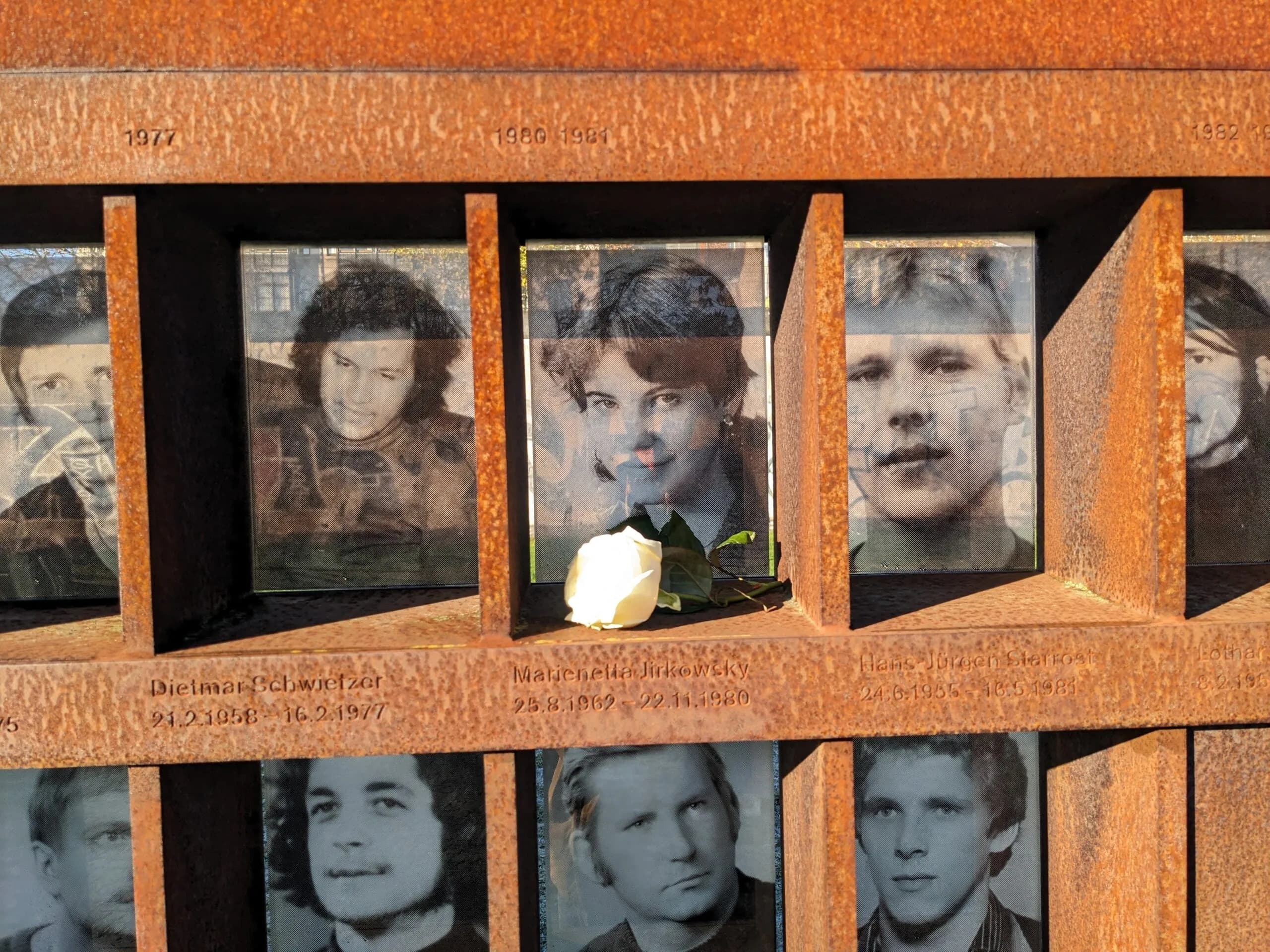 walking-the-wall-bernauer-strasse-berlin-wall-memorial-guided-tour photo 4
