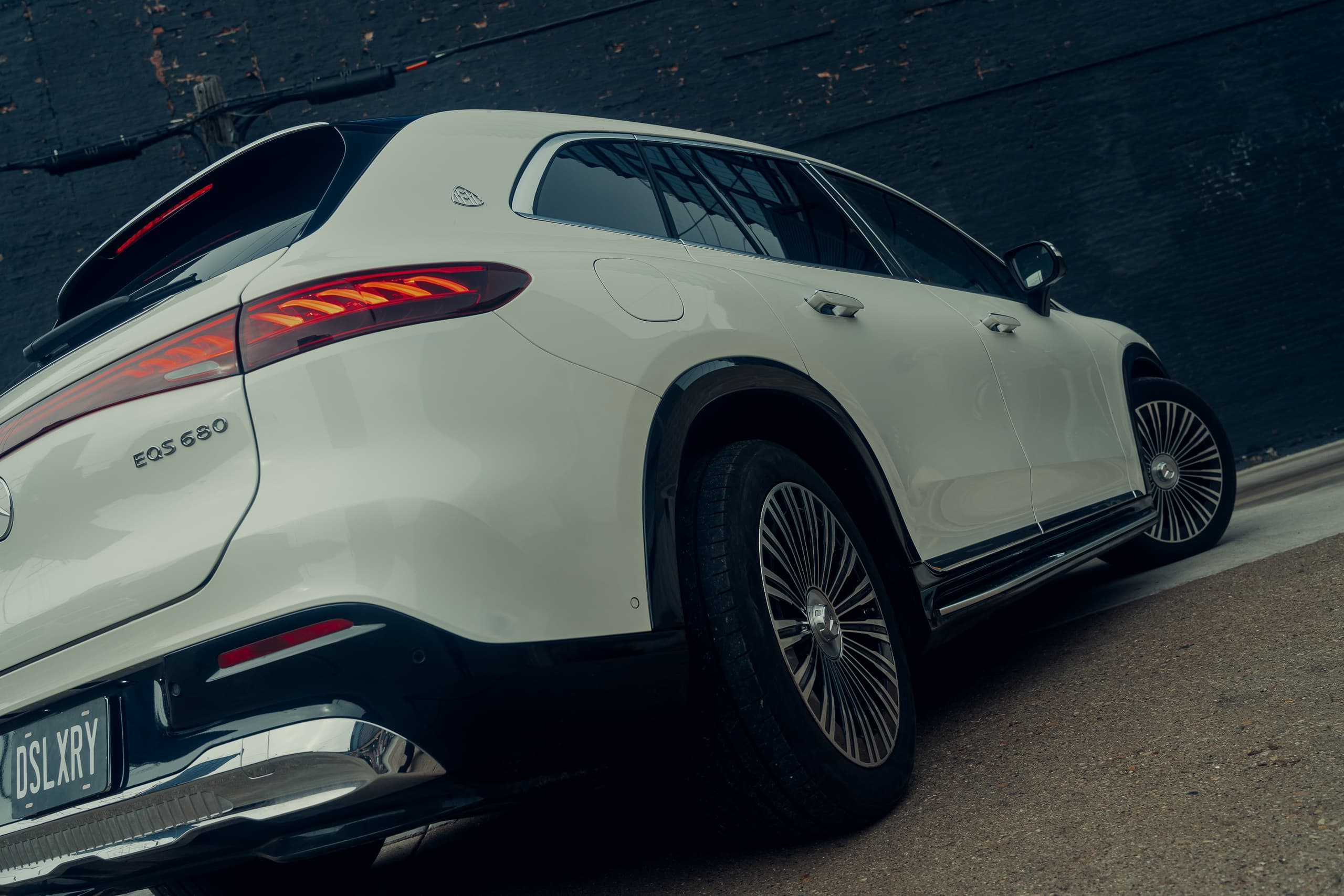 Mercedes‑Maybach EQS in Chicago: Quiet Power Meets Executive Comfort photo 1