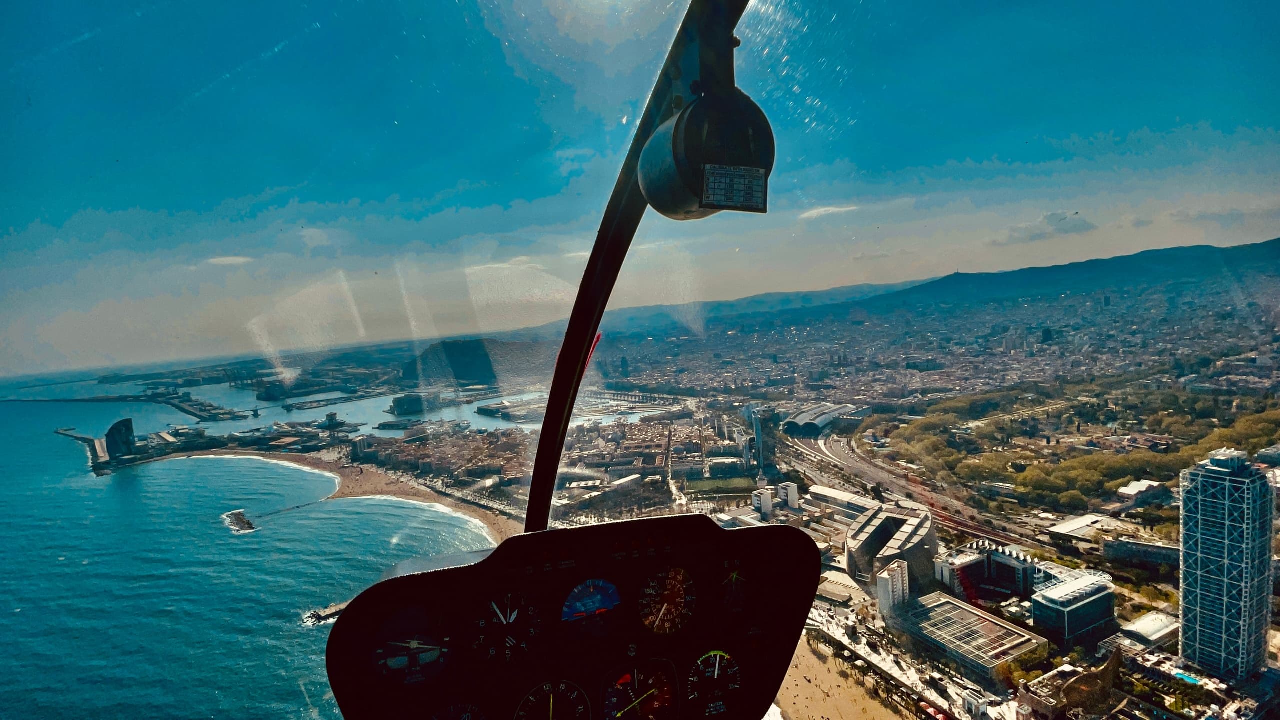 Aerial Tour of Barcelona with Helicóptero Barcelona