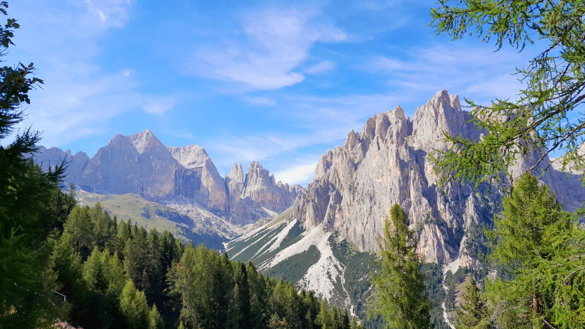 Hiking in the Dolomites: Il Catinaccio e le torri del Vajolet with Cuore del Catinaccio