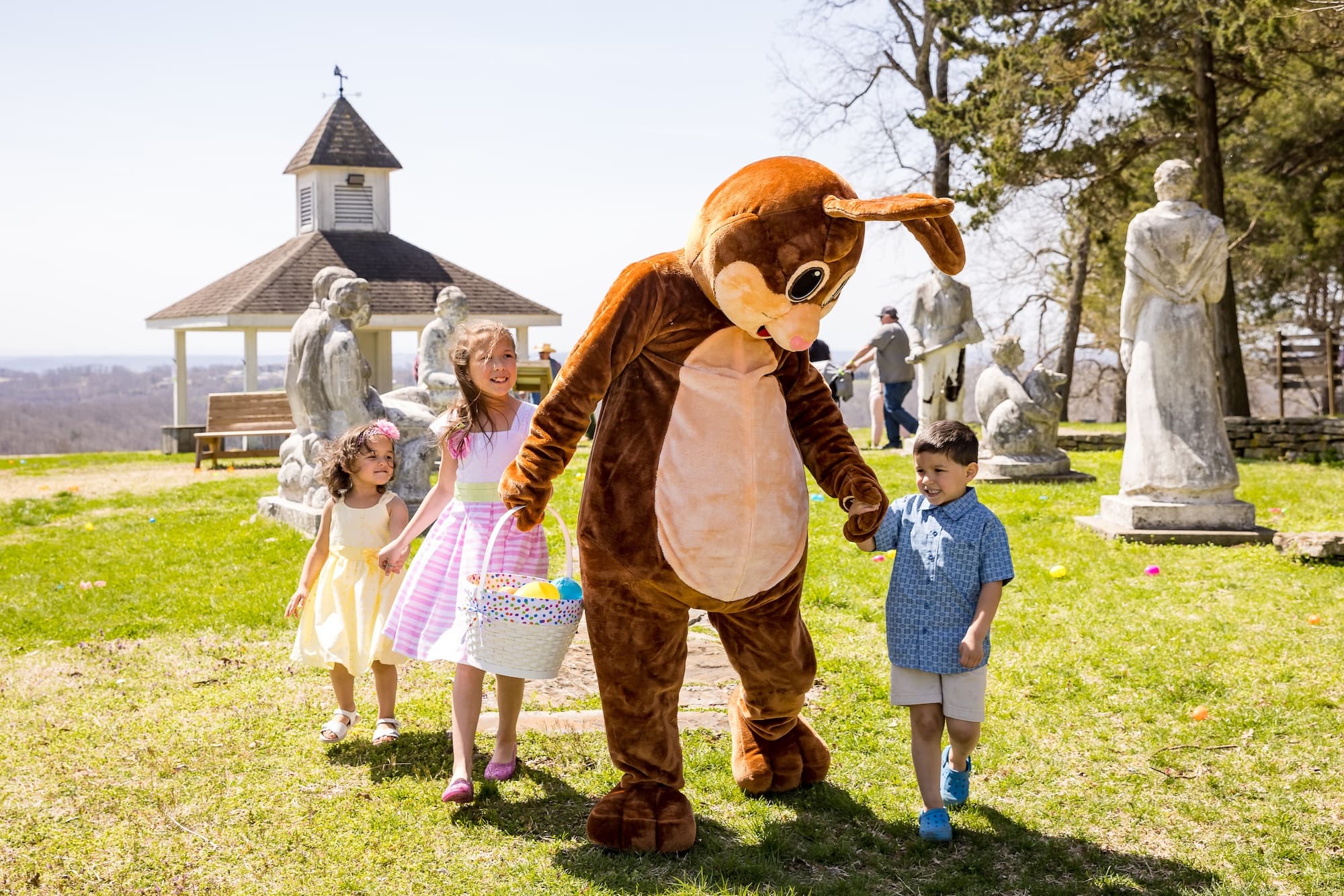 Experience Shepherd’s SpringFest in Branson: Easter Events, Baby Animals, and Family Adventure