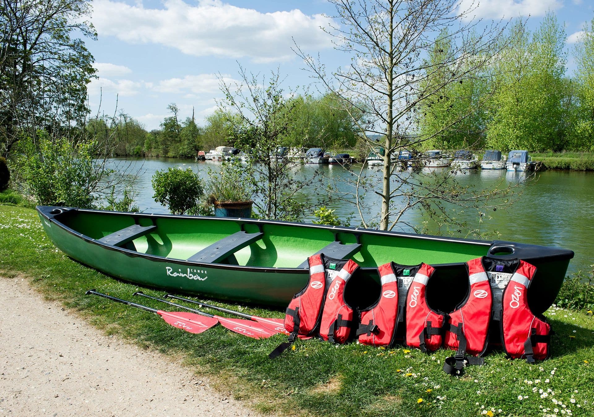 Thames Canoe Hire: Multi-Day Paddle from The Boat Yard to Maidenhead