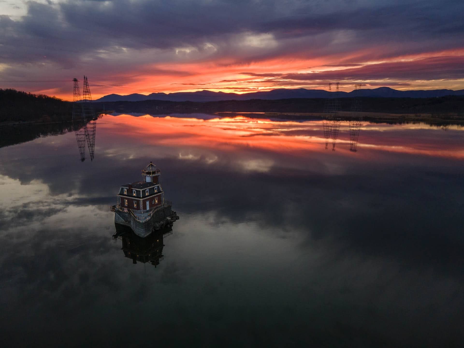 Water-Activities: Hudson Ferry Company Sunset Cruise