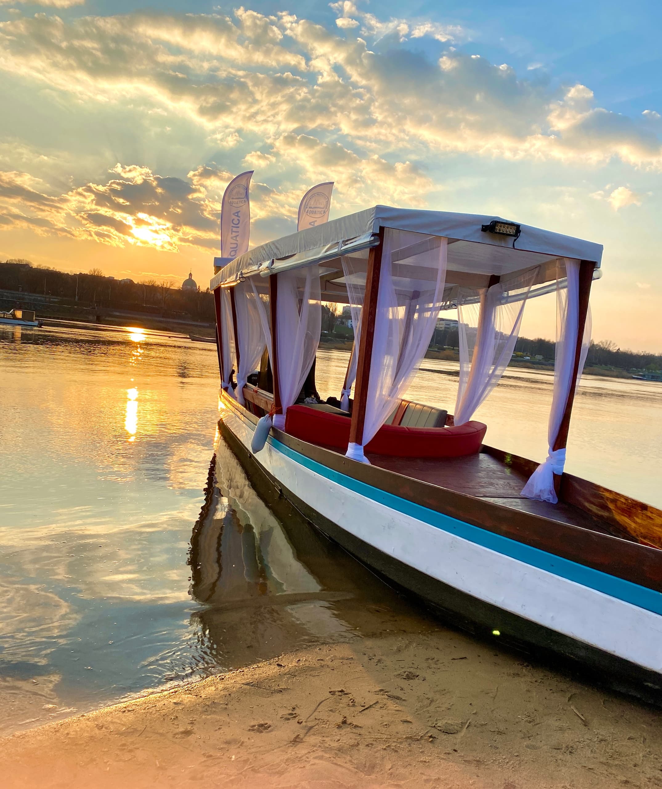 Vistula River Cruise with AQUATICA in Warszawa