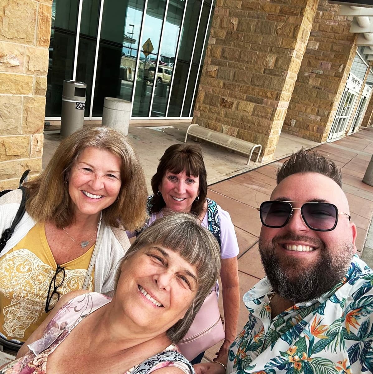 Knoxville TYS Drop-Off with Smoky Bear Shuttle — Sevierville