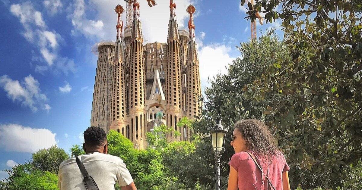 Indoor & Outdoor Architecture Tours with Photo Bike Tour Barcelona