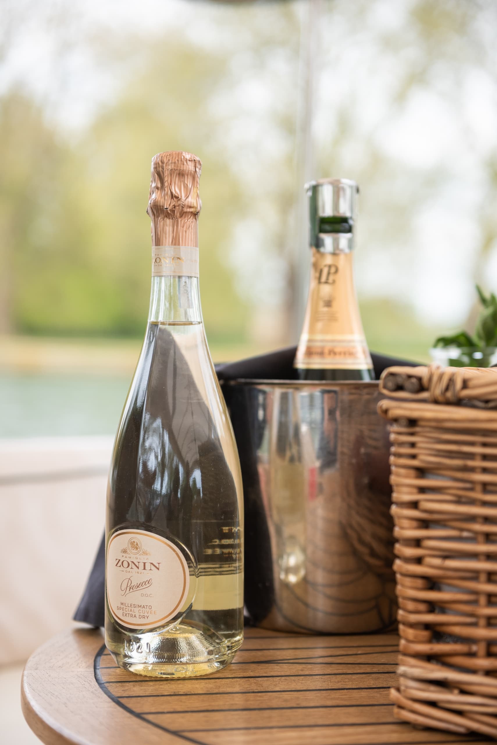 Private Prosecco Cruise on Oxford’s Historic Waterways photo 3