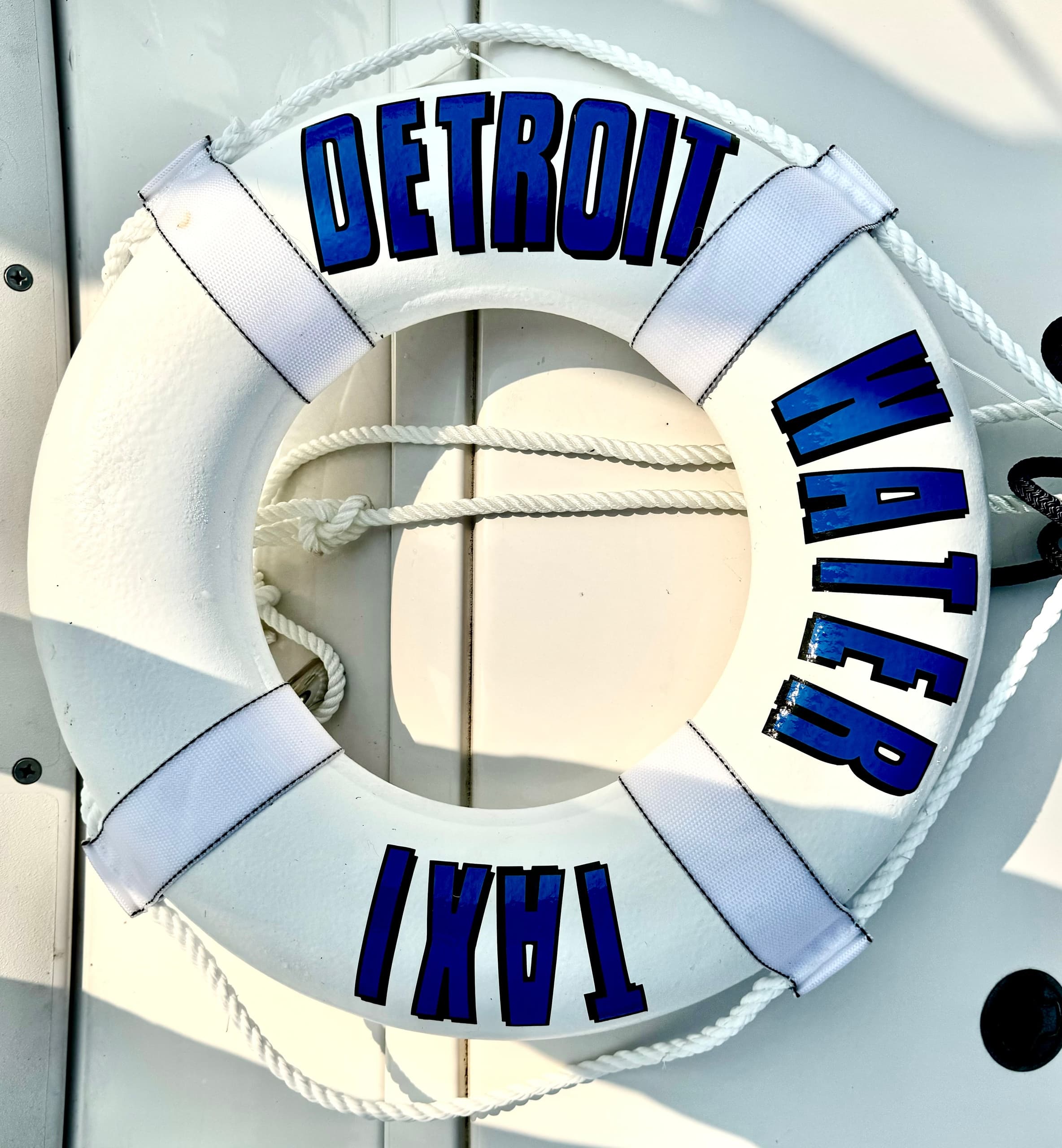 Detroit Water Taxi: Scenic Boat Tours on the Detroit River