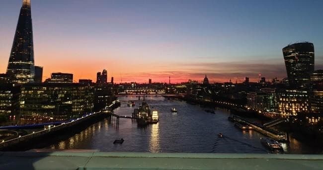 Outdoor Photography Tour with London Guided Walks Private Tours in Tower Hill
