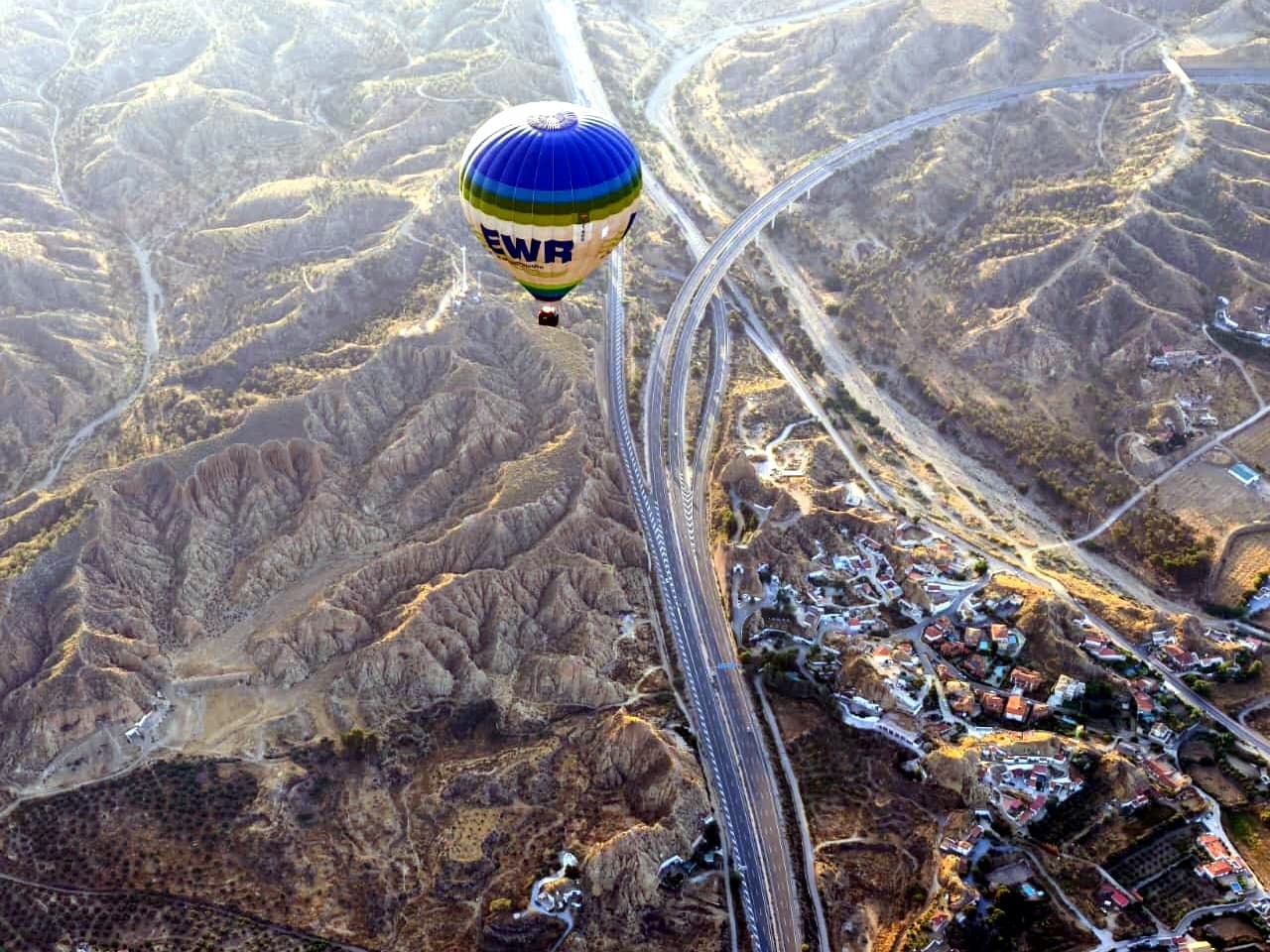 Sunrise Balloon Flight Over Guadix Geopark photo 3