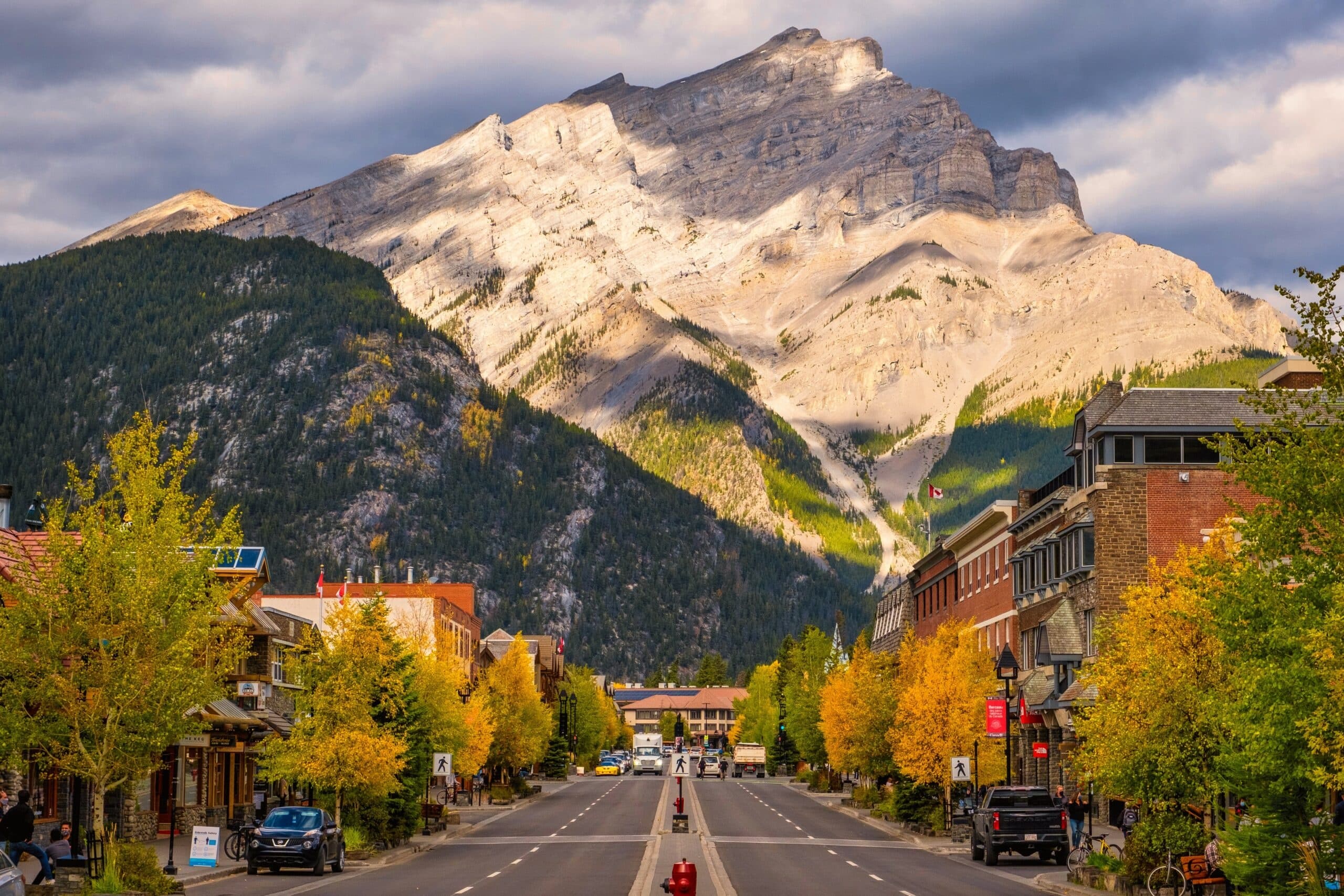 Four-Day Canadian Rockies Explorer: Icefields Parkway, Lake Louise & Jasper photo 2