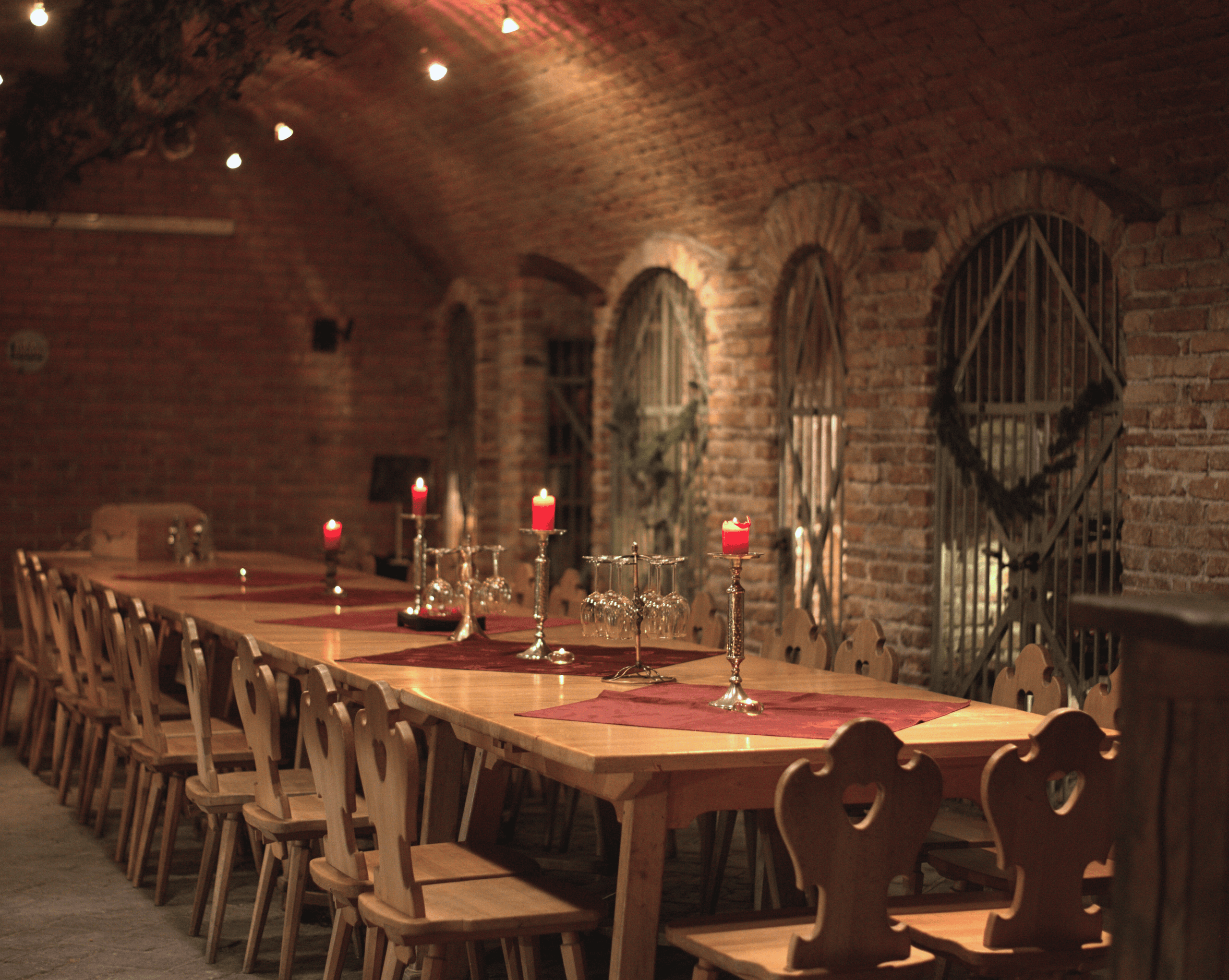 Historical Wine Cellar Tour in Vienna with Wiener Unterwelt