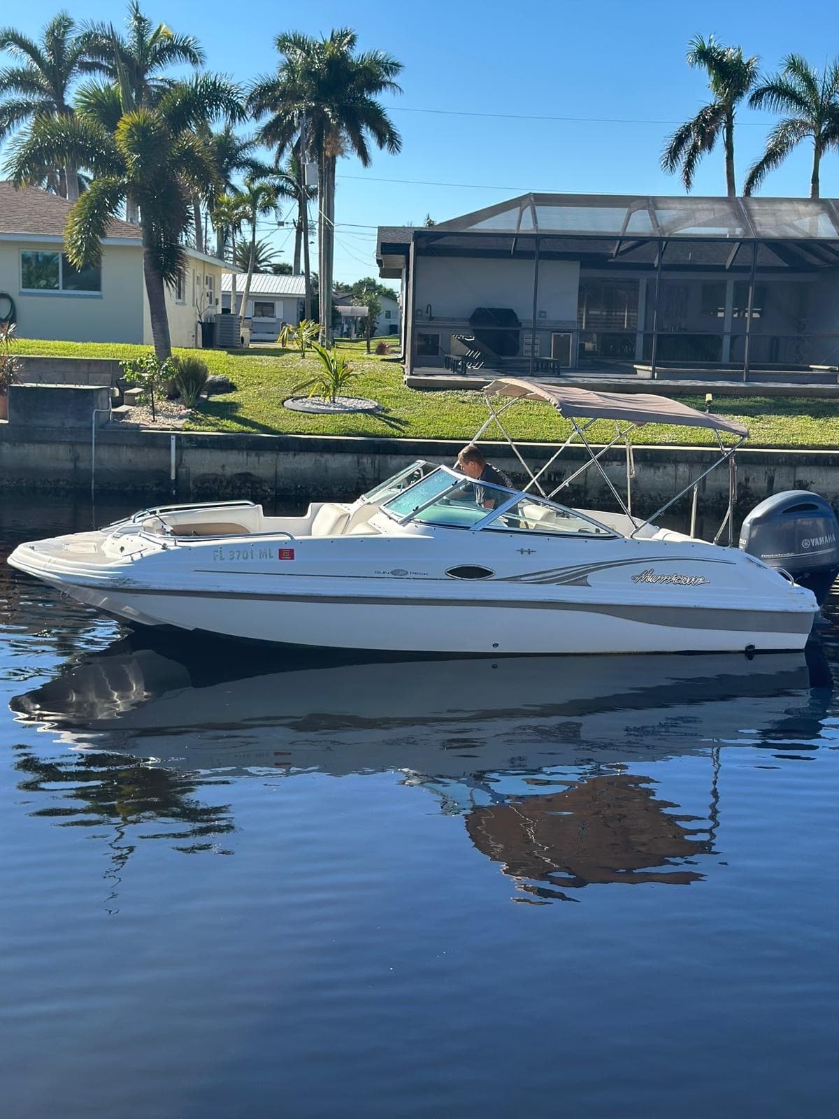 Hurricane 217HO Boat Rental by Yacht Charter & Boat Rental