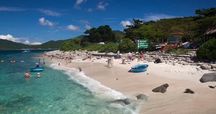 Nha Trang Fishing Village & Snorkeling with Maika Tours