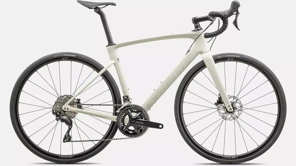 Carbon Road Bike Rentals with Cycle San Juan in Friday Harbor