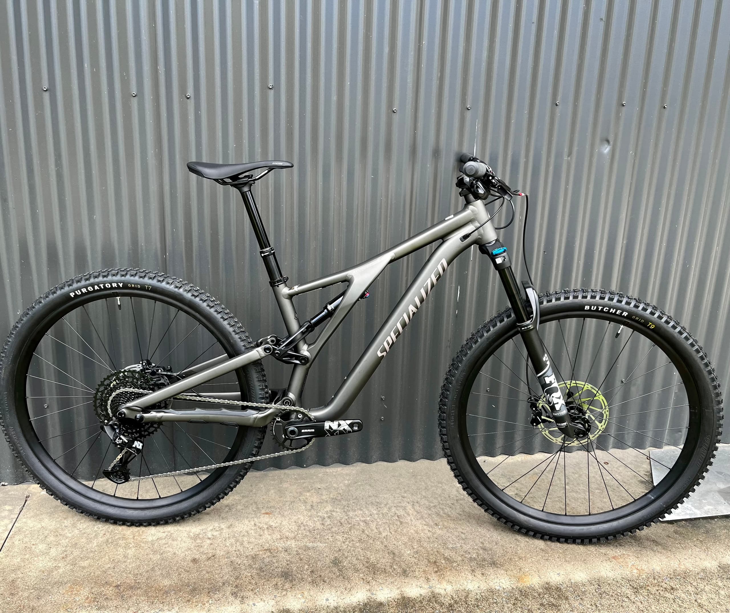Mountain Biking Thrills with Ride Whitsunday in Cannon Valley