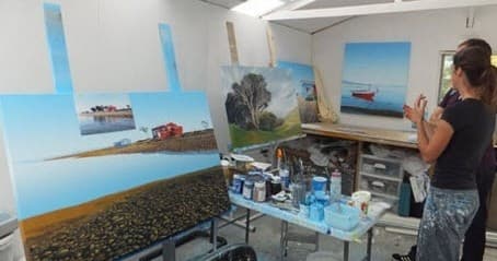 Nelson Art Gallery Tour with Wine Art and Wilderness