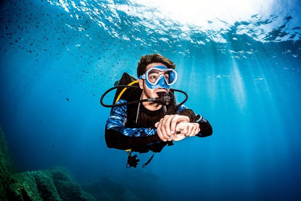 Water Activities & Mac's Sports: Master Buoyancy in the Reef