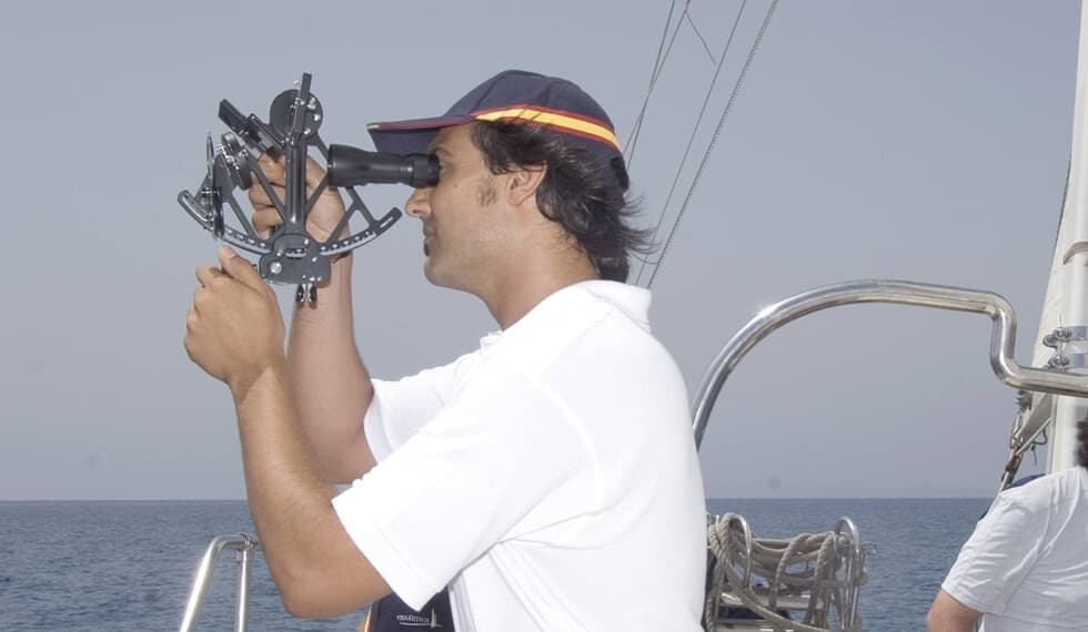 One-Day Navigation License in Altea: Earn Your Titulín at Marina Greenwich
