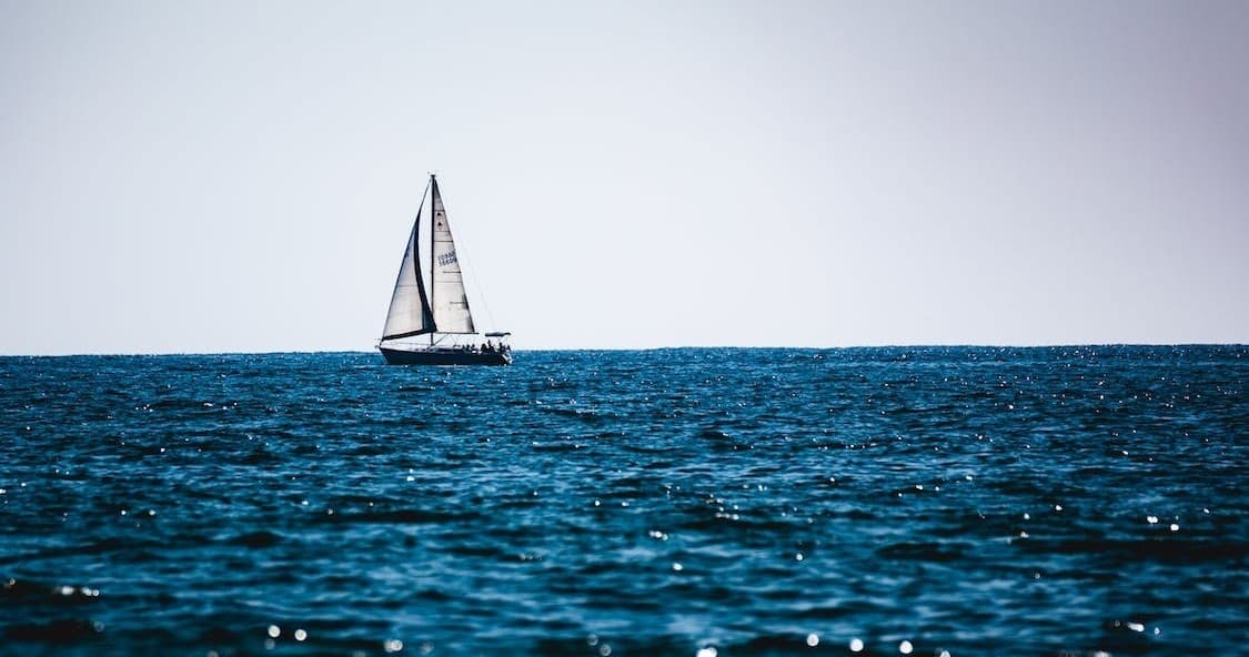 Half Day Sailing Adventure in Newport, Rhode Island: Explore Historic Waters and Coastal Beauty