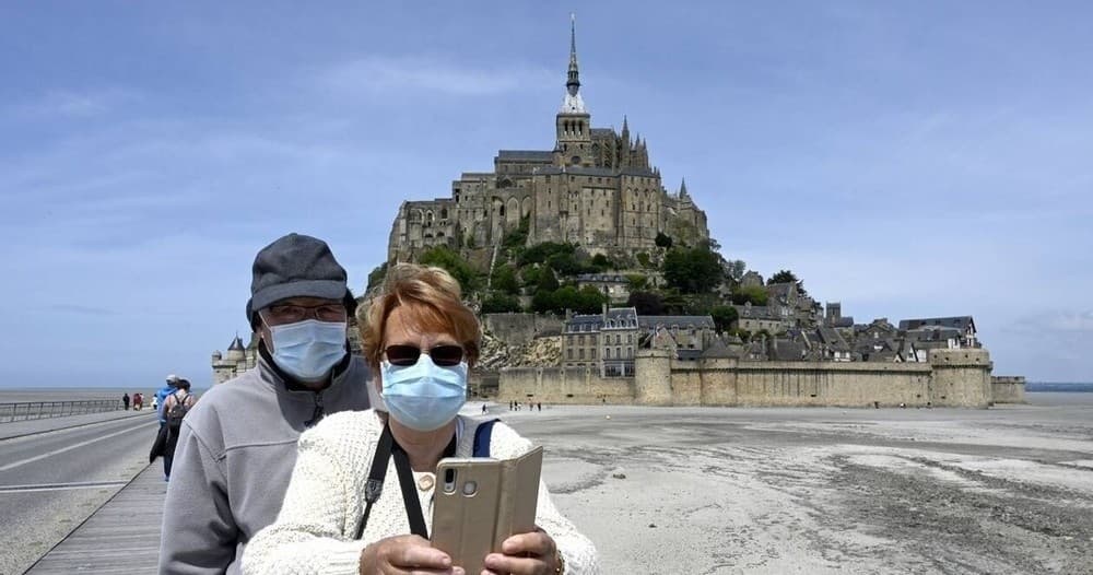 Mont Saint Michel Walking Tour by Universal Tour Guide