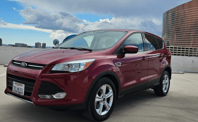 Drive the Ford Escape SE in Las Vegas, Nevada