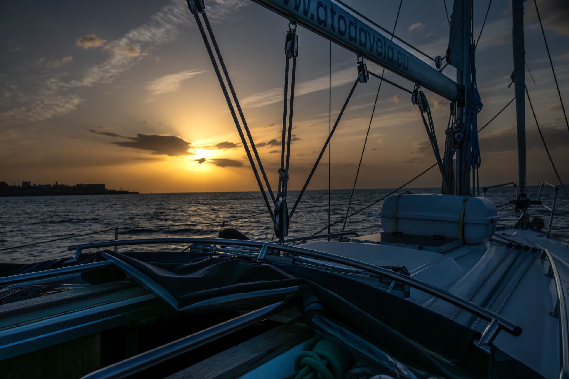 Sail Cadiz's 15th-Century Walls: Private Two-Hour Historic Bay Cruise photo 4