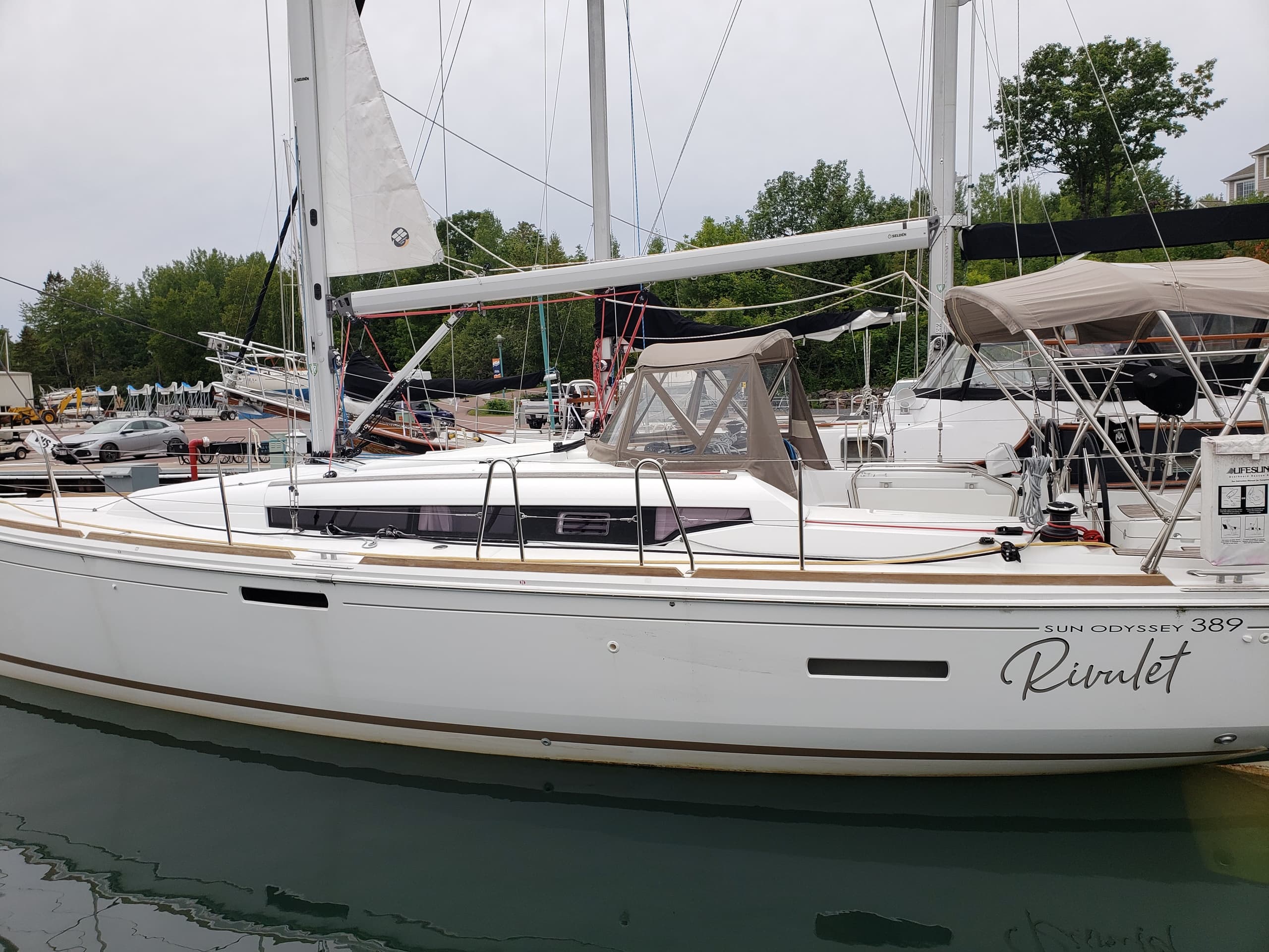Sailing the 38’ Rivulet with Superior Charters in Bayfield