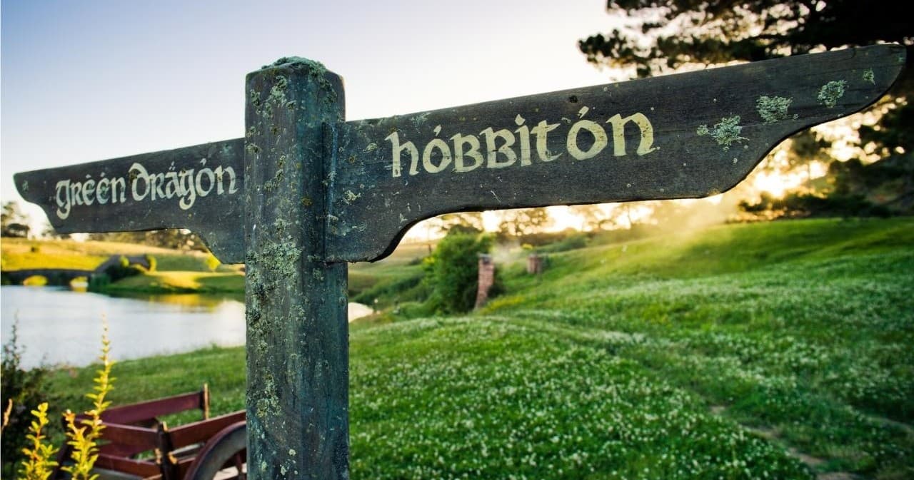 Land Adventures: Hobbiton & Rotorua Tour from Auckland