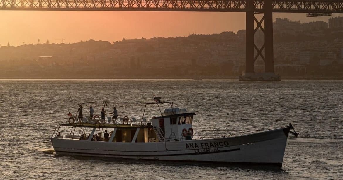 Sunset Motor Boat Experience with Marlin Tours in Lisbon