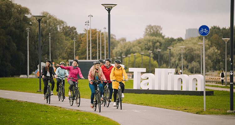 Self-Guided City Bike Tour in Tallinn with City Bike