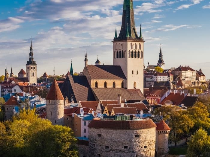 Tallinn Walking Tours with Amitylux