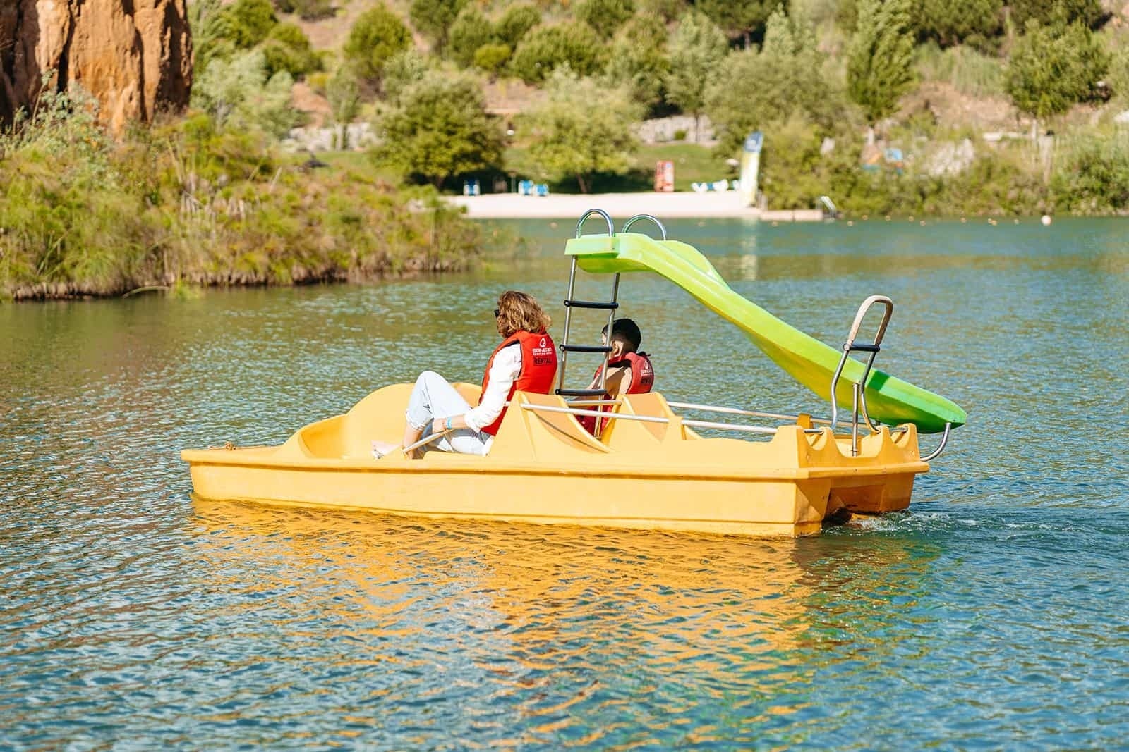 Gaivota Pedal Boats at Lagoa do Falcão: Family Lagoon Rides in Campelos, Lisboa