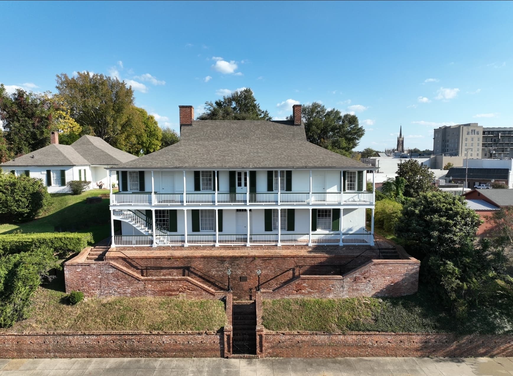 Historic Holiday Tours with Little Easy Tours in Natchez