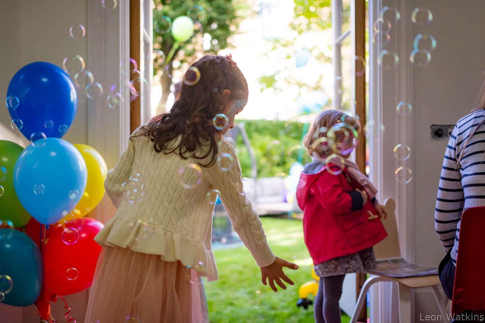 Giant Bubble Show in Toronto: JoJoFun Family Entertainment photo 2