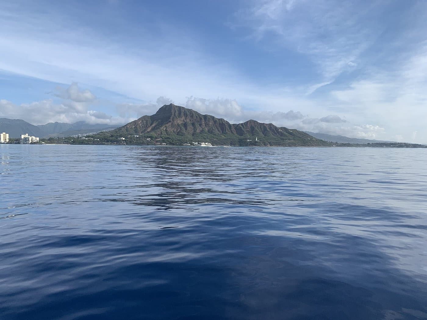 Late Morning Breakfast Cruise: Waikiki Views, Kona Coffee & Dolphin Sightings photo 4