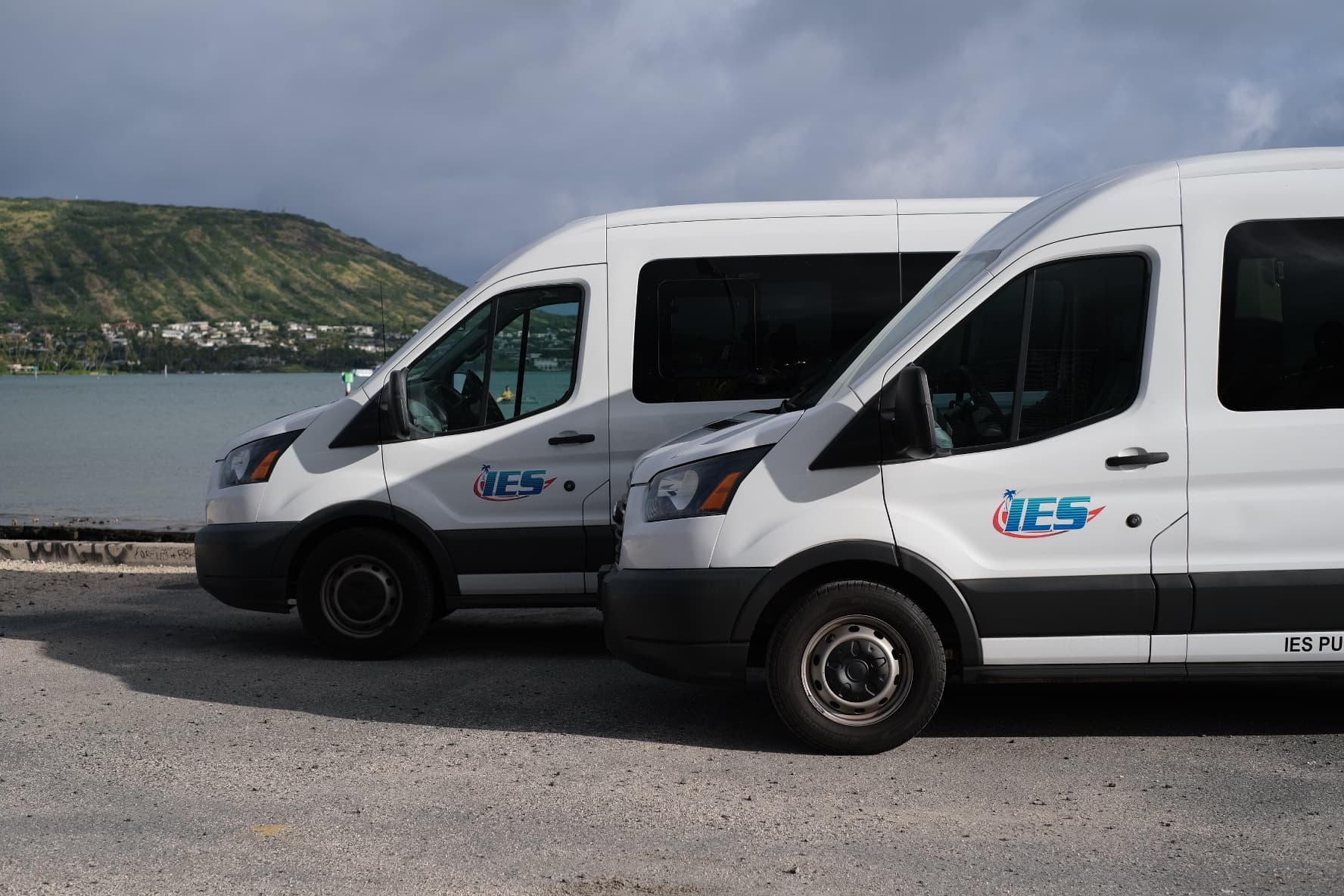 Seamless Airport to Waikiki Shuttle: Your Stress-Free Ride to Hawaiian Paradise